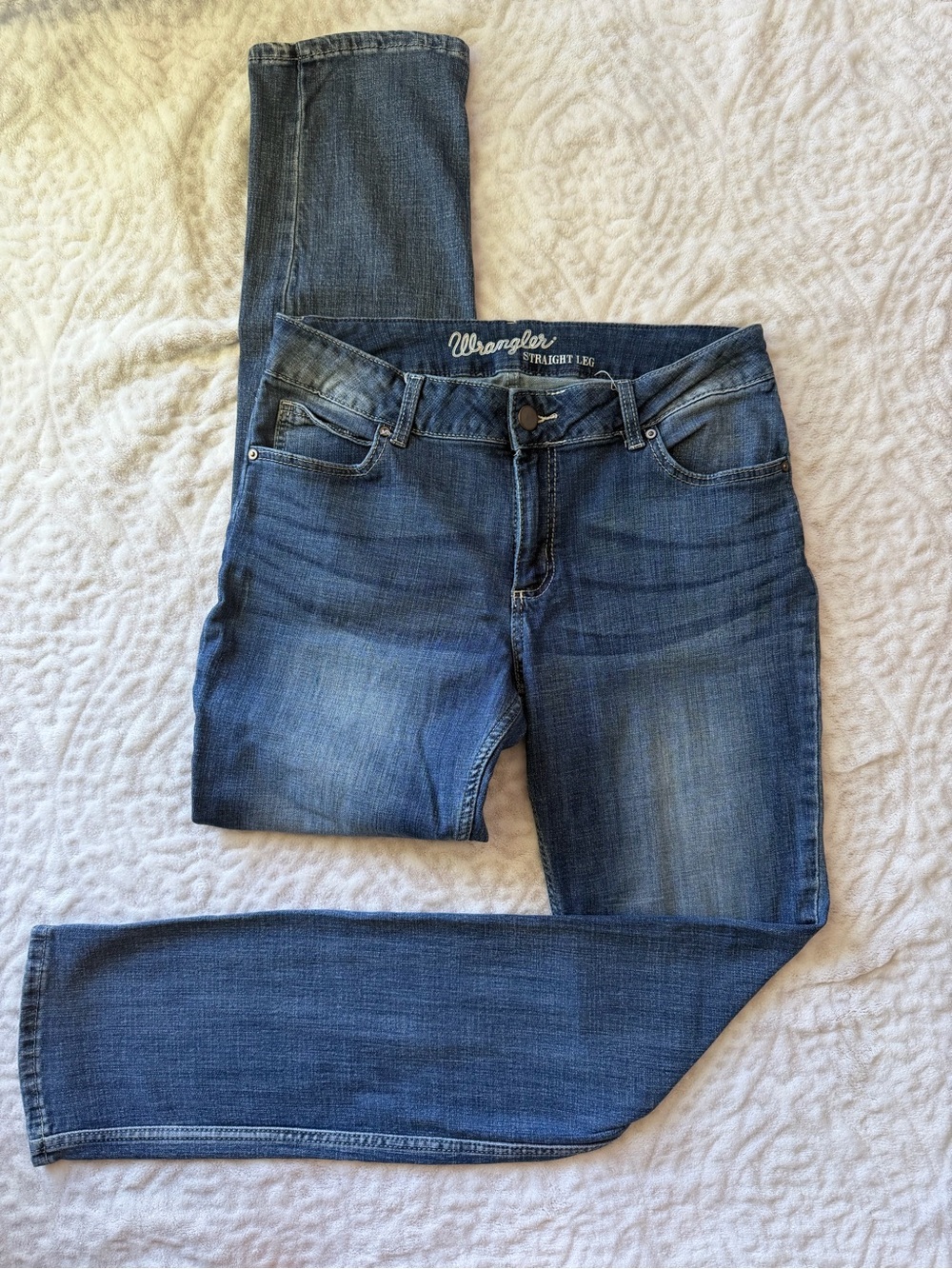 Wrangler Women’s Straight Leg Jeans 11x36 Medium Wash Denim Western Cowgirl
